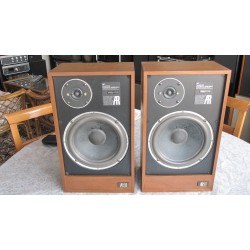 Acoustic Research AR-18 speakers